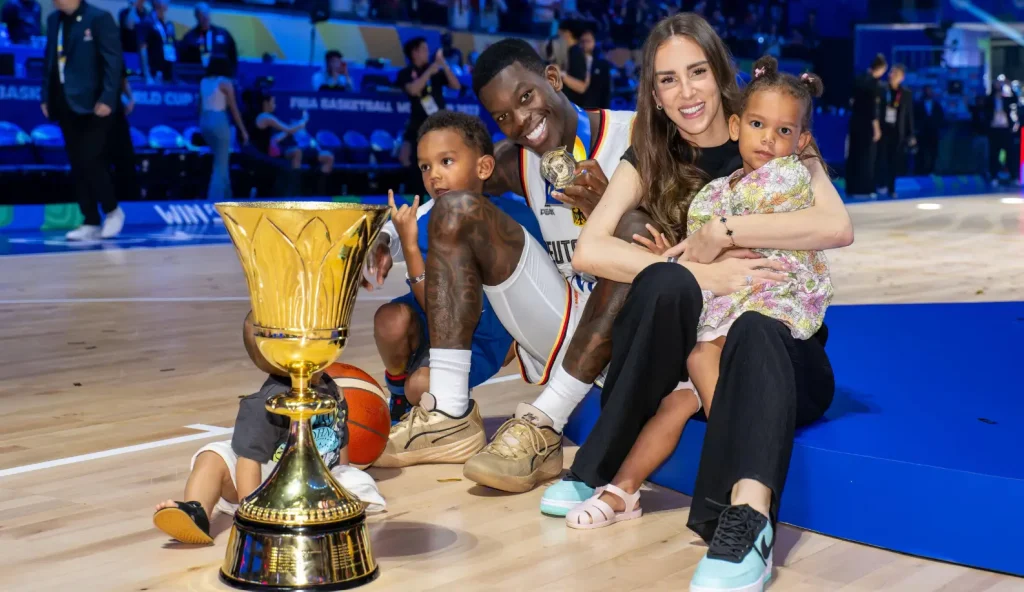 Dennis Schroeder Familie