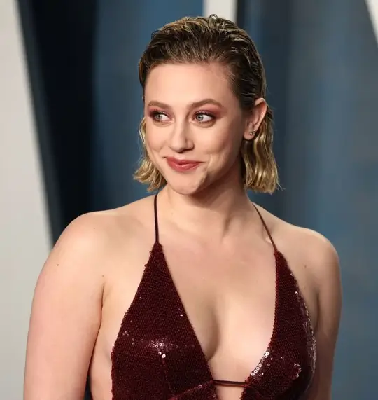 Lili Reinhart Beruf